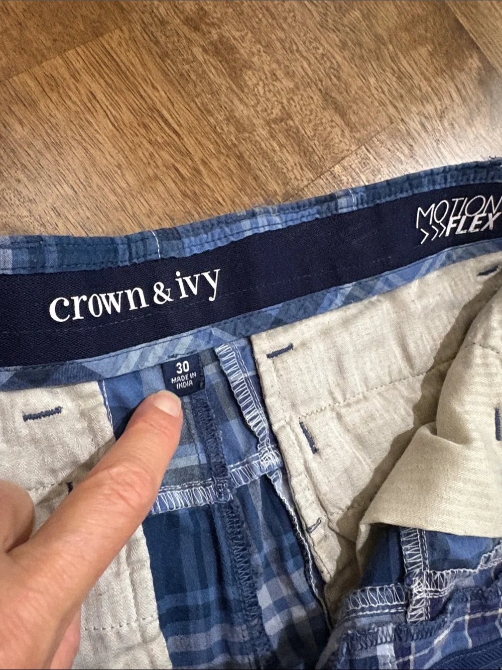 Crown & ivy shorts motion stretch 30W  blue madras plaid